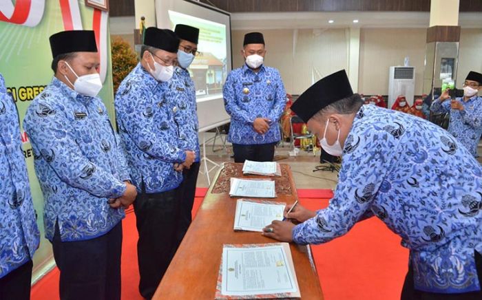 Dukung Program Bupati Gus Yani, Kemenag Gresik Teken Pakta Integritas