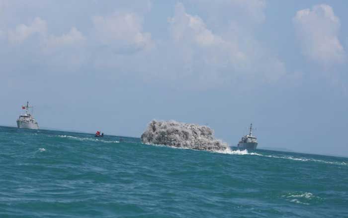 KRI Pulau Rupat-712 dan KRI Pulau Rengat-711 Berhasil Mendeteksi dan Hancurkan Ranjau