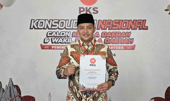 Pilkada 2024 di Kabupaten Pasuruan, Presiden PKS Serahkan Rekom ke Rusdi Sutejo dan Shobih Asrori