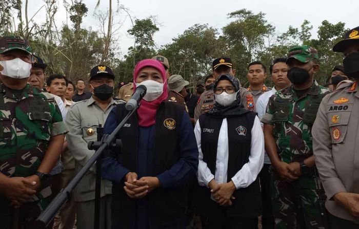 Gubernur Khofifah Minta Pemkab Blitar Bentuk Payung Hukum untuk Rehab Rumah Korban Ledakan