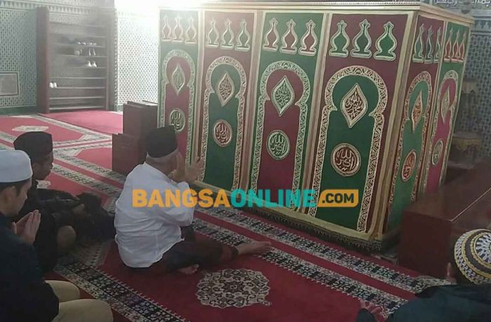 Maroko Dipimpin Dzuriah Rasulullah, Kiai Asep Ziarah ke Makam Imam Jazuli dan Syaikh Qadhi Iyyadh