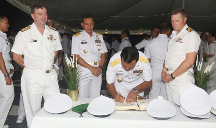 Kaskoarmada II Hadiri Cocktail Party di Kapal Perang Australia