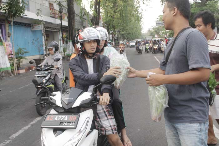 Begini Cara Komunitas Pecinta Sayuran Hidroponik di Nganjuk Berbagi Takjil