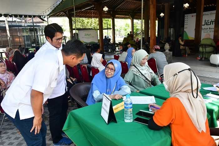 Program Jemari Petrokimia Gresik Dorong Peningkatan Kesehatan Guru Ngaji