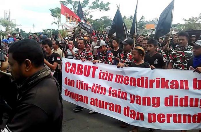 Pertanyakan IMB Pabrik Gula PT RMI, Warga Rejoso Kembali Gelar Aksi Demo