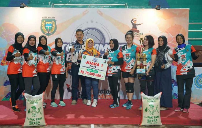 Tutup Turnamen Voli, Wali Kota Madiun akan Bangun Lapangan untuk Warga