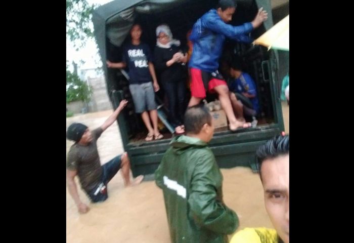 Diterjang Banjir, Sejumlah Perbankan di Pacitan Harus Offline-kan Layanan