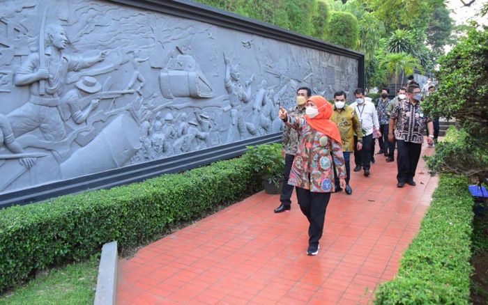 Sambut KTT G-20, Gubernur Khofifah Bakal Percantik Anjungan Jatim di TMII