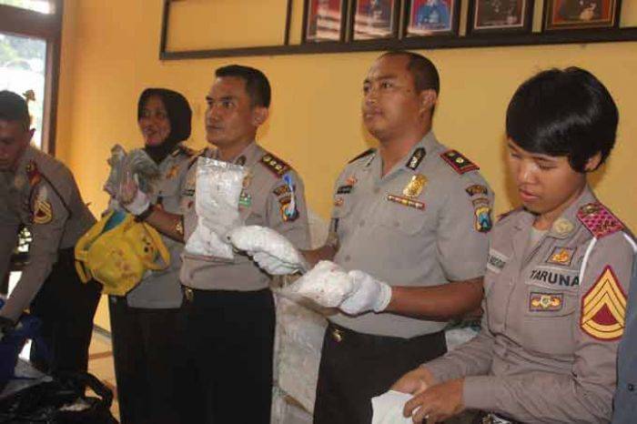 Tangkap Bandar Pil Koplo, Polres Tuban Sita 546.474 Pil Koplo dan Uang Ratusan Juta