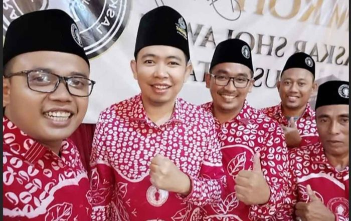 Peringati Satu Abad NU, Gus Fawait Bersama Ansor Kencong dan LSN Gelar Khotmil Quran di Madinah