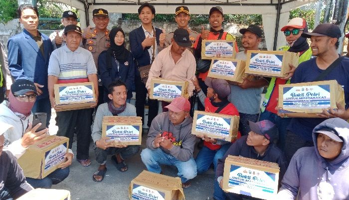 ​Kapolres Pasuruan dan Jajaran Bagikan 600 Paket Sembako