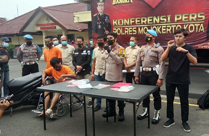 Nekat Lucuti Pakaian Sepasang ABG, Ayah dan Anak Warga Sidoarjo Diringkus Polres Mojokerto Kota