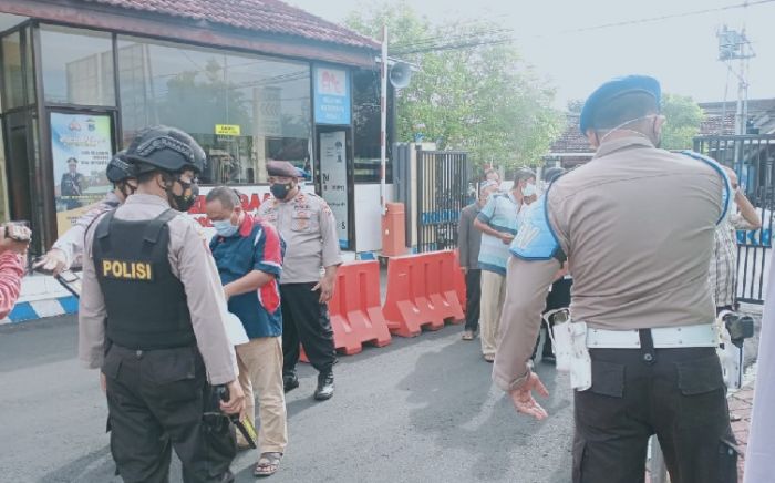 Polres Ngawi Perketat Penjagaan Pintu Keluar Masuk