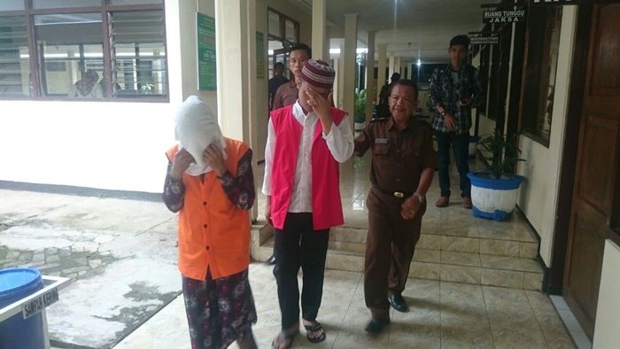 ​Siram Tetangga Pakai Sayur Becek, Nenek di Tuban Terancam Bui