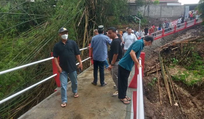 Anggota DPRD Jatim Resmikan Jembatan Program Masyarakat di Jember