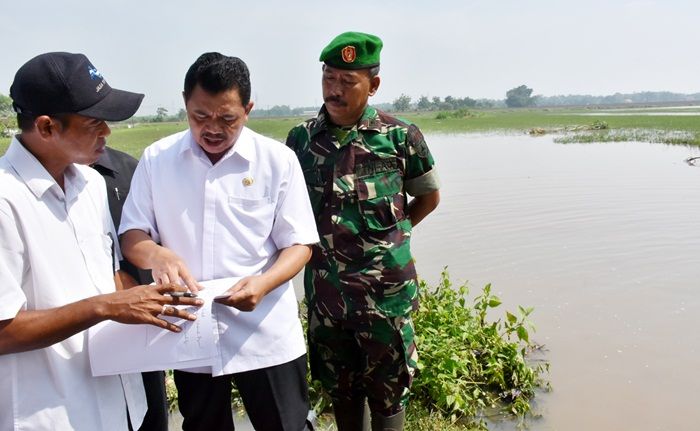 Pengerukan Kali Sadar Mojokerto Picu Ambrolnya Plengsengan