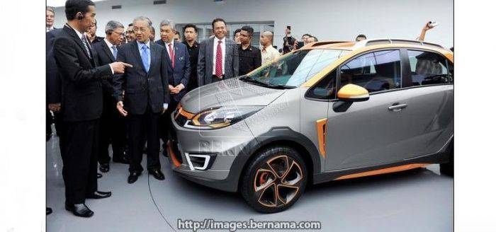 Kembangkan Mobnas Indonesia, Jokowi Tunjuk Proton