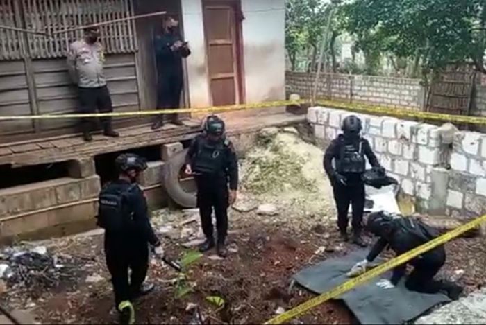 Warga Tuban Temukan Mortir Aktif saat Gali Tanah Pekarangan