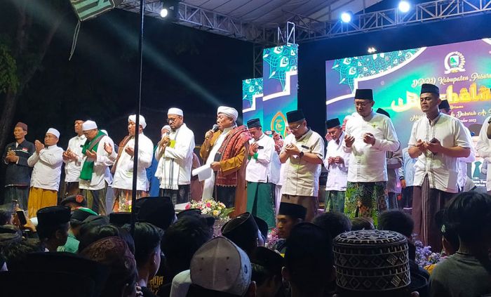 Ribuan Jemaah Hadiri Acara DPRD Pasuruan Bersholawat