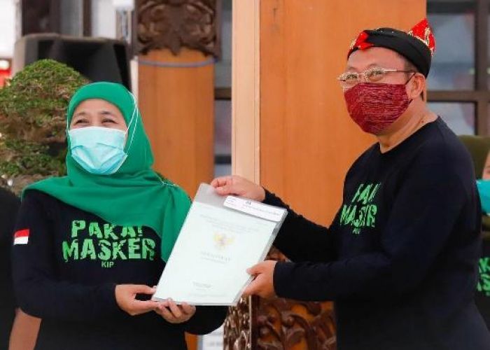 ​Sampaikan Dukacita Atas Wafatnya Bupati Situbondo, Gubernur Khofifah Ingatkan Jaga Prokes