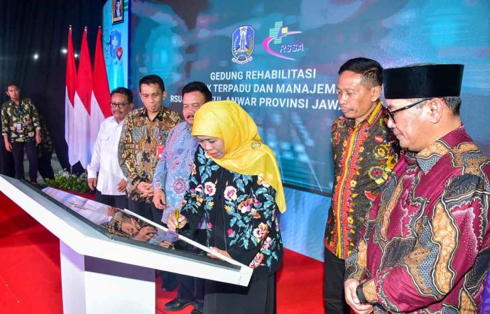 Gubernur Khofifah Resmikan Gedung Rehabilitasi Medik Terpadu dan Manajemen RSSA Malang