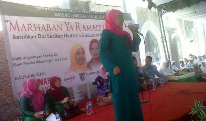  Khofifah Ajak Muslimat Pilih Capres  Bisa Tahlil