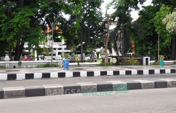 Siapkan Akses Masuk Fakultas Vokasi Unair, DPUTR Gresik Bongkar Trotoar