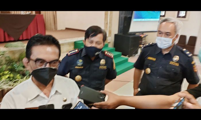 Diskominfo Bersama Bea dan Cukai Kediri Sosialisasikan Peredaran Rokok Ilegal kepada Juru Warta