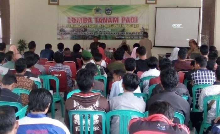 ​Dandim Pacitan Bekali Peserta Lomba Tanam Padi