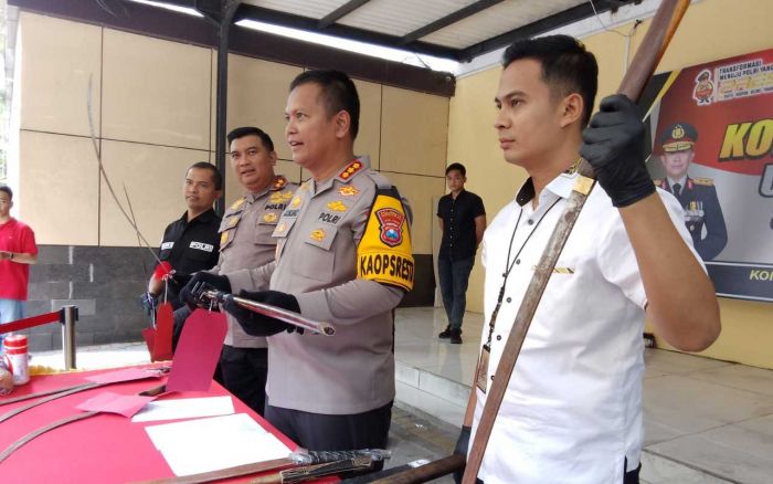 Bawa Samurai dan Celurit, Empat Anggota Gangster di Sidoarjo Ditangkap Polisi