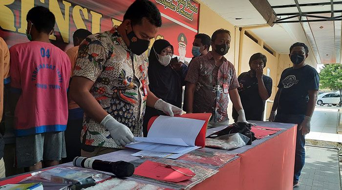 Simpan Sabu di Mobil Ambulans, Oknum Perangkat Desa Mander di Tuban Ditangkap Polisi