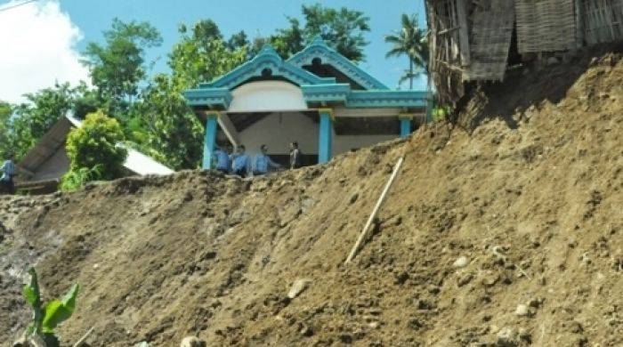 Warga Korban Longsor di Kediri Minta Direlokasi