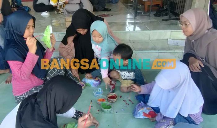 Hari Buku Nasional 2023, Sekolah Alam Ramadhani Kediri Gelar Lukis Topeng dan Tari Panji MangkuBuku