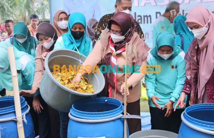 Atasi Limbah Organik, Pemkab Gresik Dukung Produksi Massal Eco Enzyme