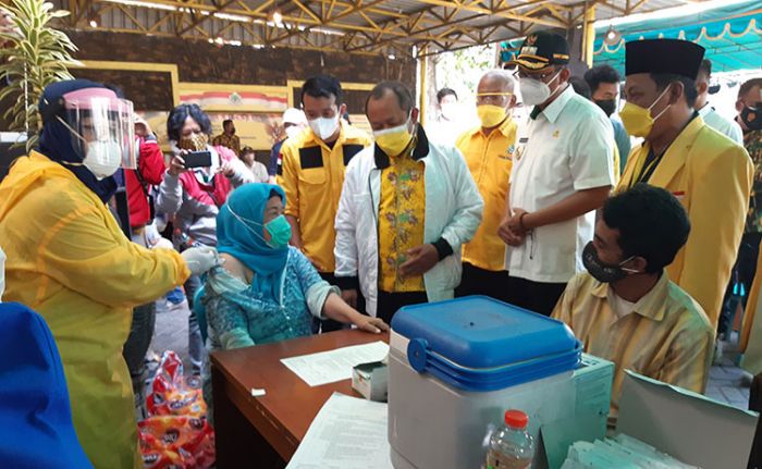 Dorong Kekebalan Kelompok, Golkar Sidoarjo Gelar Vaksinasi untuk 500 Kader