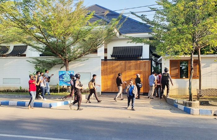 Tak Hanya Rumah, KPK Juga Geledah Kantor Bupati Probolinggo, Mes Ajudan, dan 2 Kantor Kecamatan