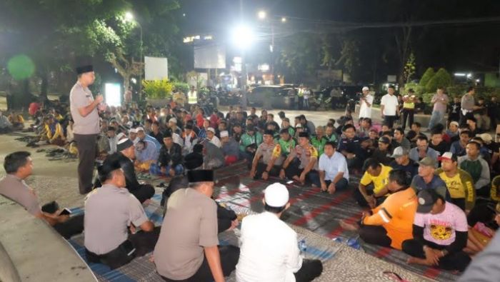 Forwas Gelar Sahur On the Road di Monumen Jayandaru