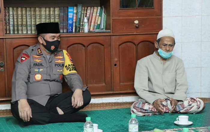 Silaturahim ke Ponpes di Tapal Kuda, Kapolda Ajak Ulama dan Kiai Syiarkan Penerapan Protkes