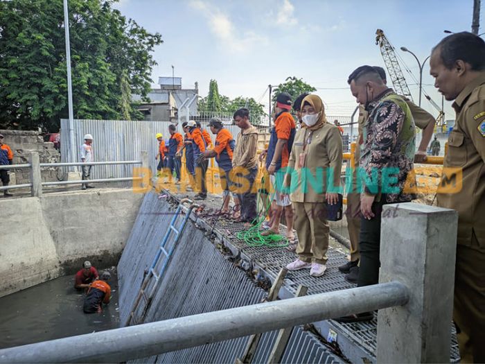 Antisipasi Banjir, Bupati Gresik Cek Rumah Pompa Pembuangan Air