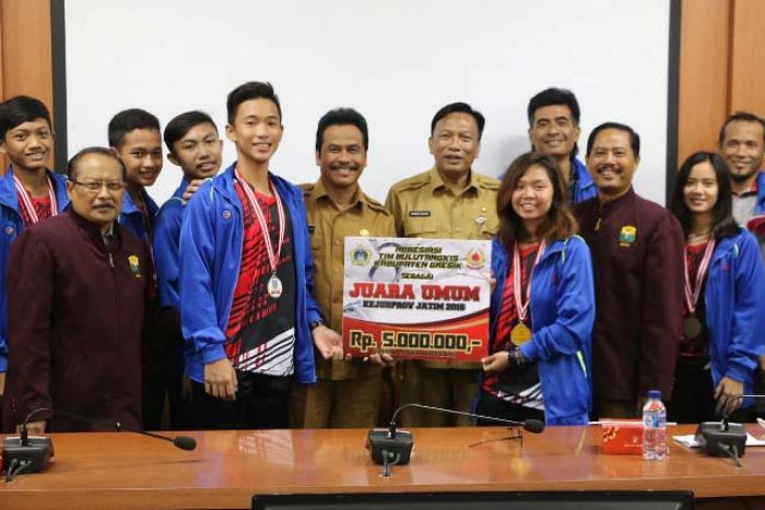 Atlet Bulu Tangkis Gresik Juara Umum Kejurprov Jatim