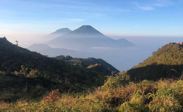 Benarkah Mendaki di Musim Kemarau Terasa Lebih Dingin?