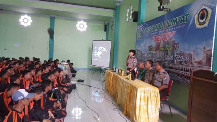 Polres Pasuruan Sosialisasikan Bahaya Narkoba kepada Pelajar