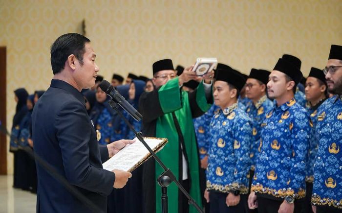 Lantik 400 PNS Jabatan Fungsional, Bupati Yuhronur Ajak Maksimalkan Pelayanan Publik