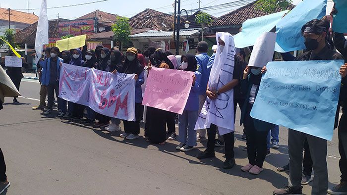 Tolak Penundaan Pemilu, Mahasiswa di Jombang Gelar Demo