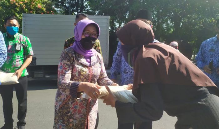 Peduli Covid-19, Korpri Jombang Bagikan Ratusan Paket Sembako