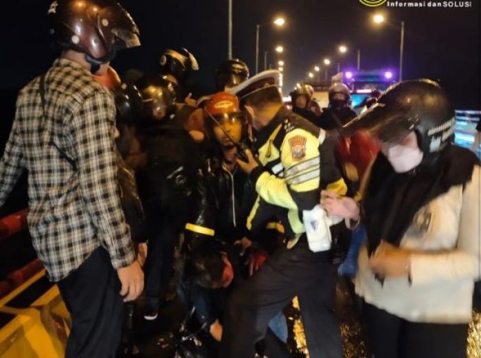 ​Menegangkan, Mahasiswi Mau Bunuh Diri Diselamatkan Anggota Polres Kediri Kota