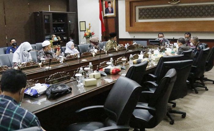 Gunakan Fasilitas Negara untuk Pilkada, Bupati Faida Dilaporkan ke Komisi A DPRD Jatim