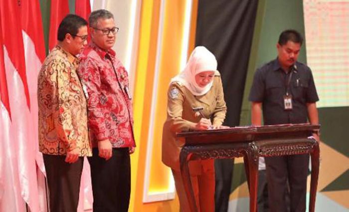 ​Hindari Konsumtif, Pemprov Canangkan Gerakan Pelajar Nabung Bersama OJK-Bank Jatim