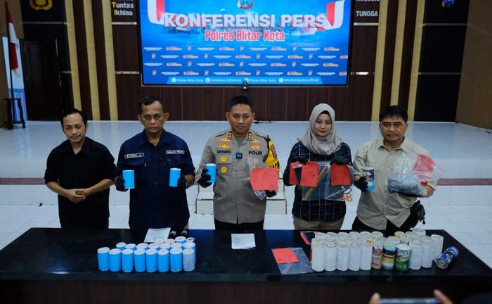 Dua Remaja di Blitar Kedapatan Jualan Bubuk Mercon