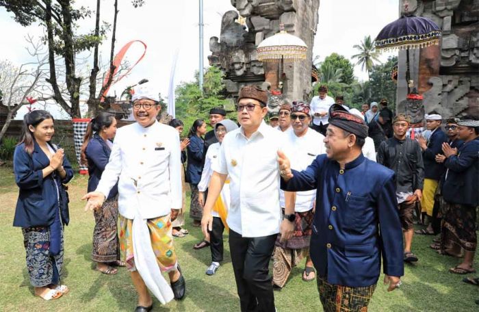 Pesan Pj Gubernur Jatim di Upacara Karya Tawur Agung Labuh Gentuh dan Panca Wali Krama